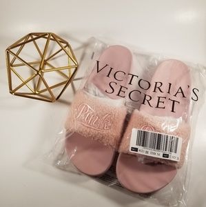 🆕️VS PINK, Chalk Rose Sherpa Slides